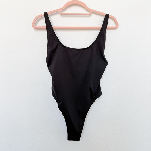 SKIMS Other - NWT SKIMS Scoop Neck High Cut One Piece Swimsuit Black Size M Minimalist Resort